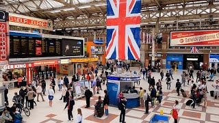 A Walk Through The London Victoria Station London England [upl. by Suvart]